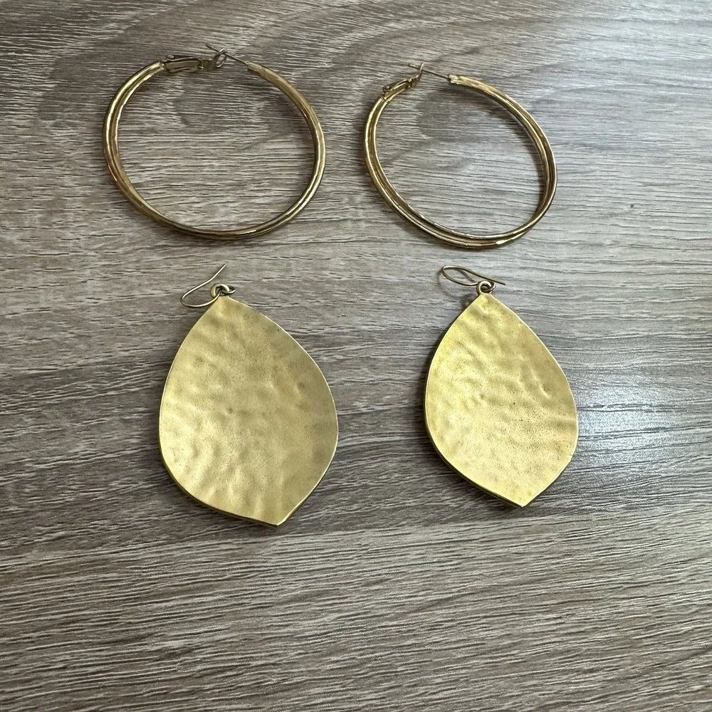 The Unbranded Brand pairs gold